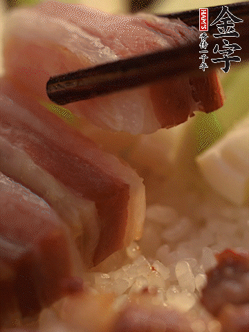 轉(zhuǎn)小火，繼續(xù)蓋蓋子燜2-3分鐘。